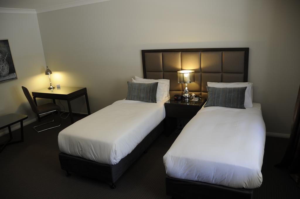 Riverside Oaks Golf Resort Cattai Ngoại thất bức ảnh