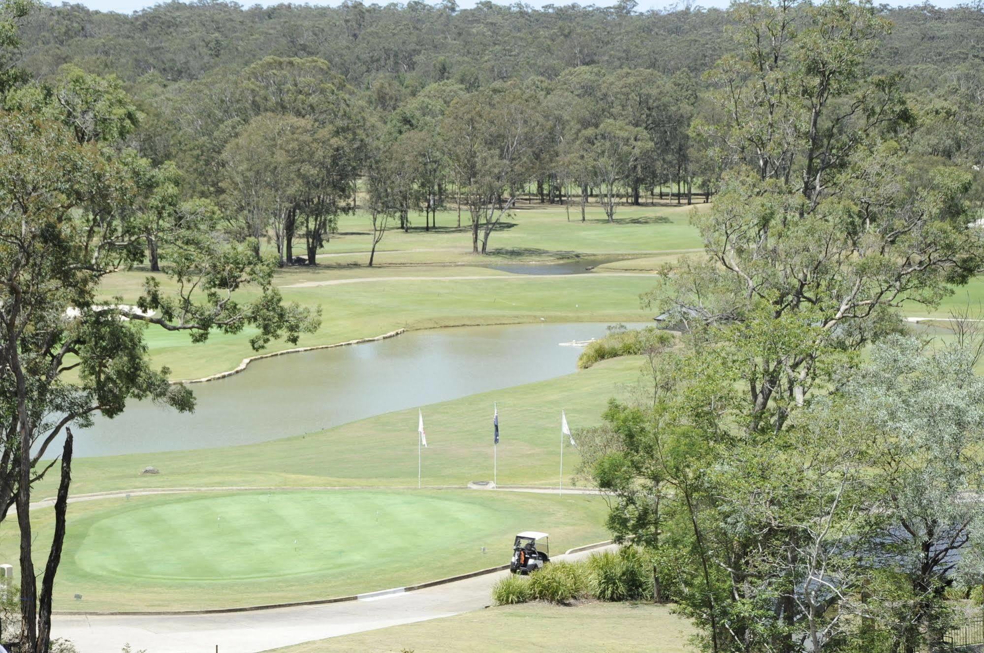 Riverside Oaks Golf Resort Cattai Ngoại thất bức ảnh