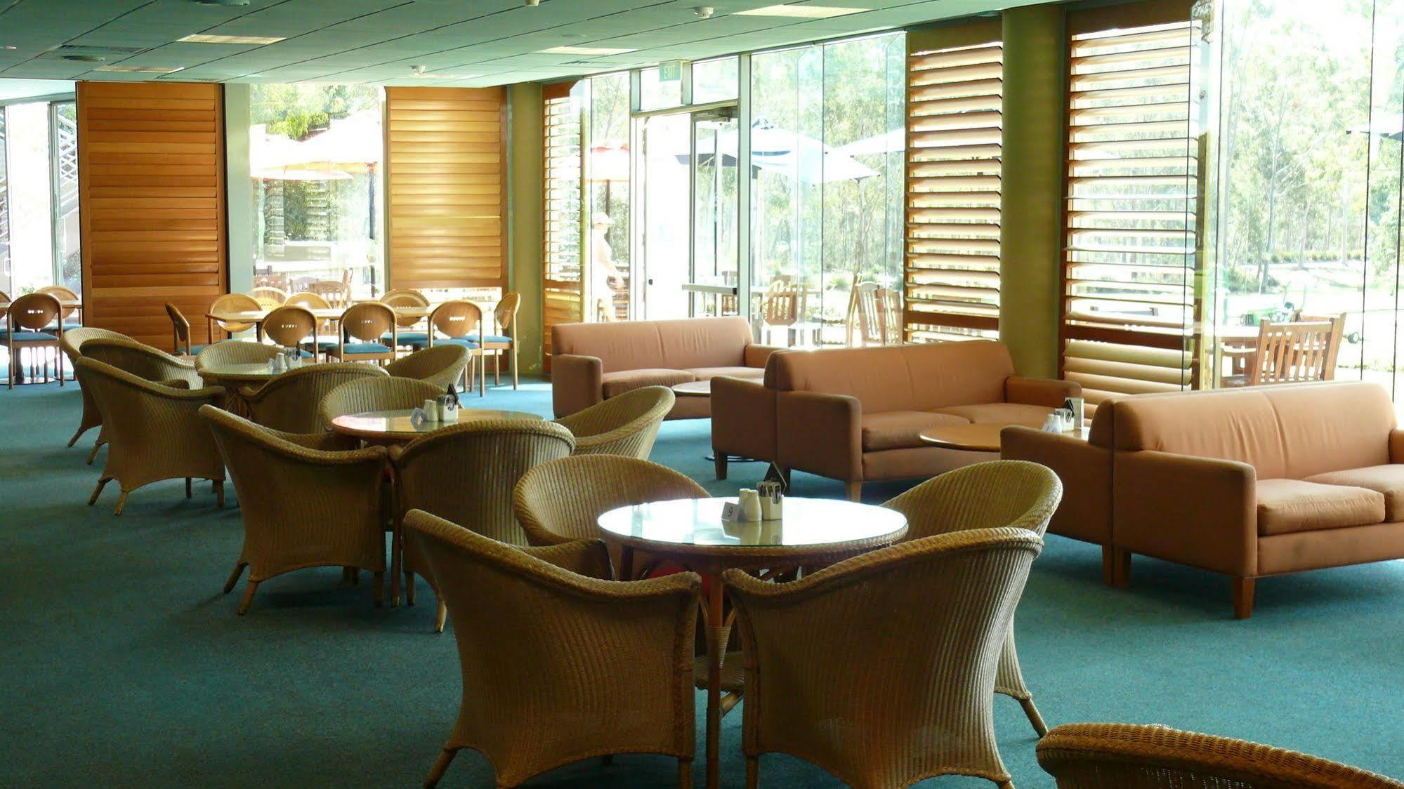 Riverside Oaks Golf Resort Cattai Ngoại thất bức ảnh