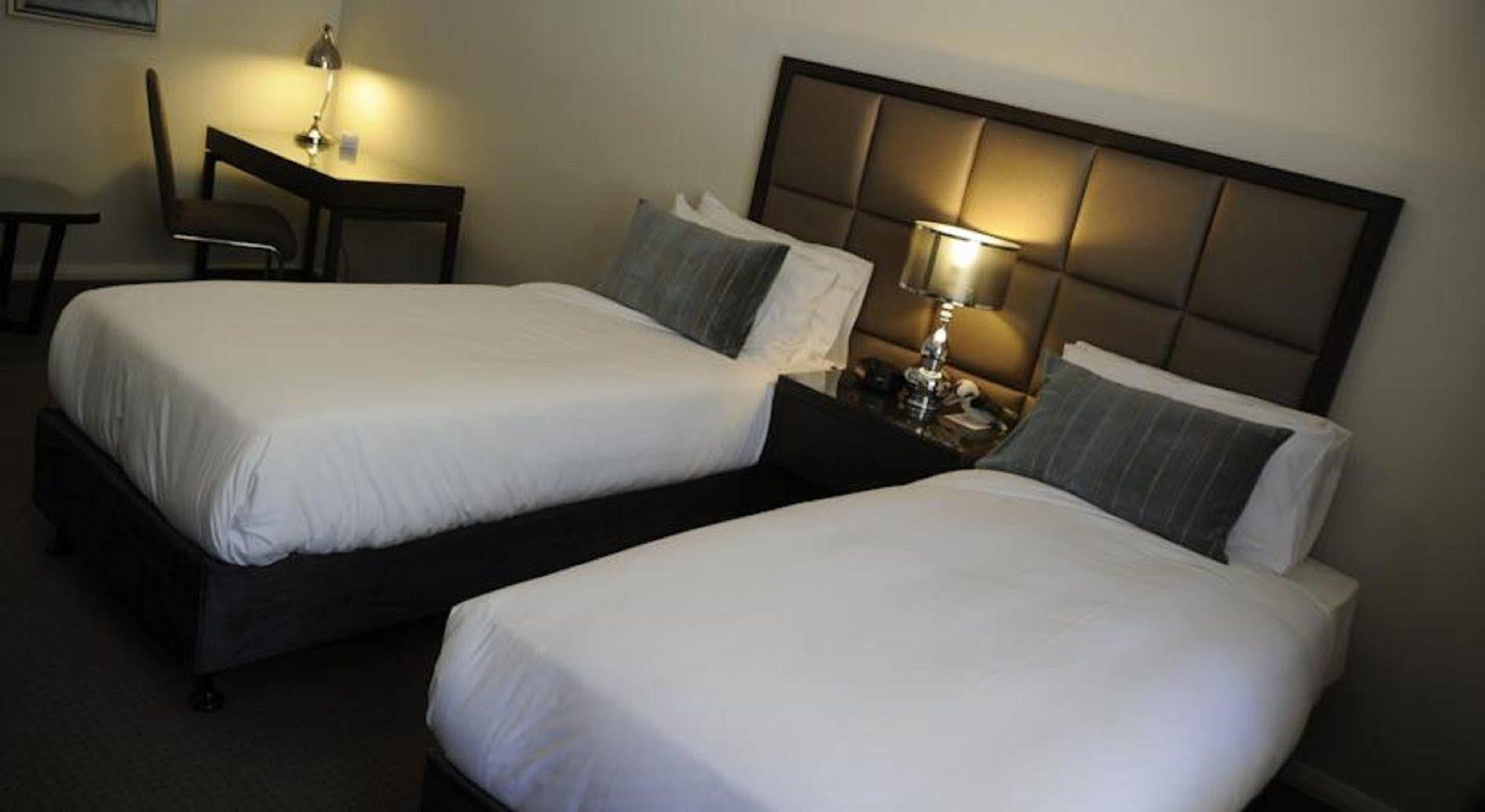 Riverside Oaks Golf Resort Cattai Ngoại thất bức ảnh